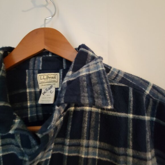 Men's L.L. Bean Heavey Flannel Long Sleeve Blue Shirt L Reg - Picture 2 of 3